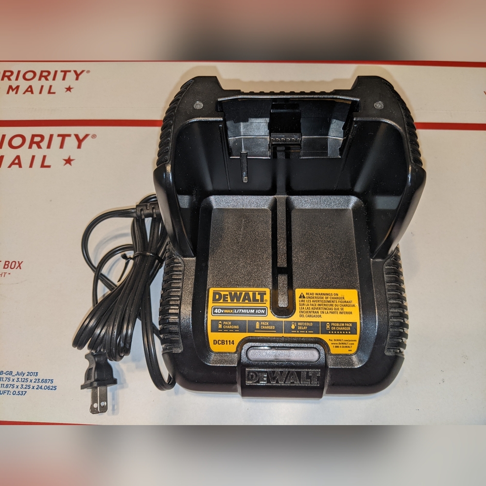New~ OEM~Dewalt DCB114 40v Max Li-Ion Battery Charger~ No Battery